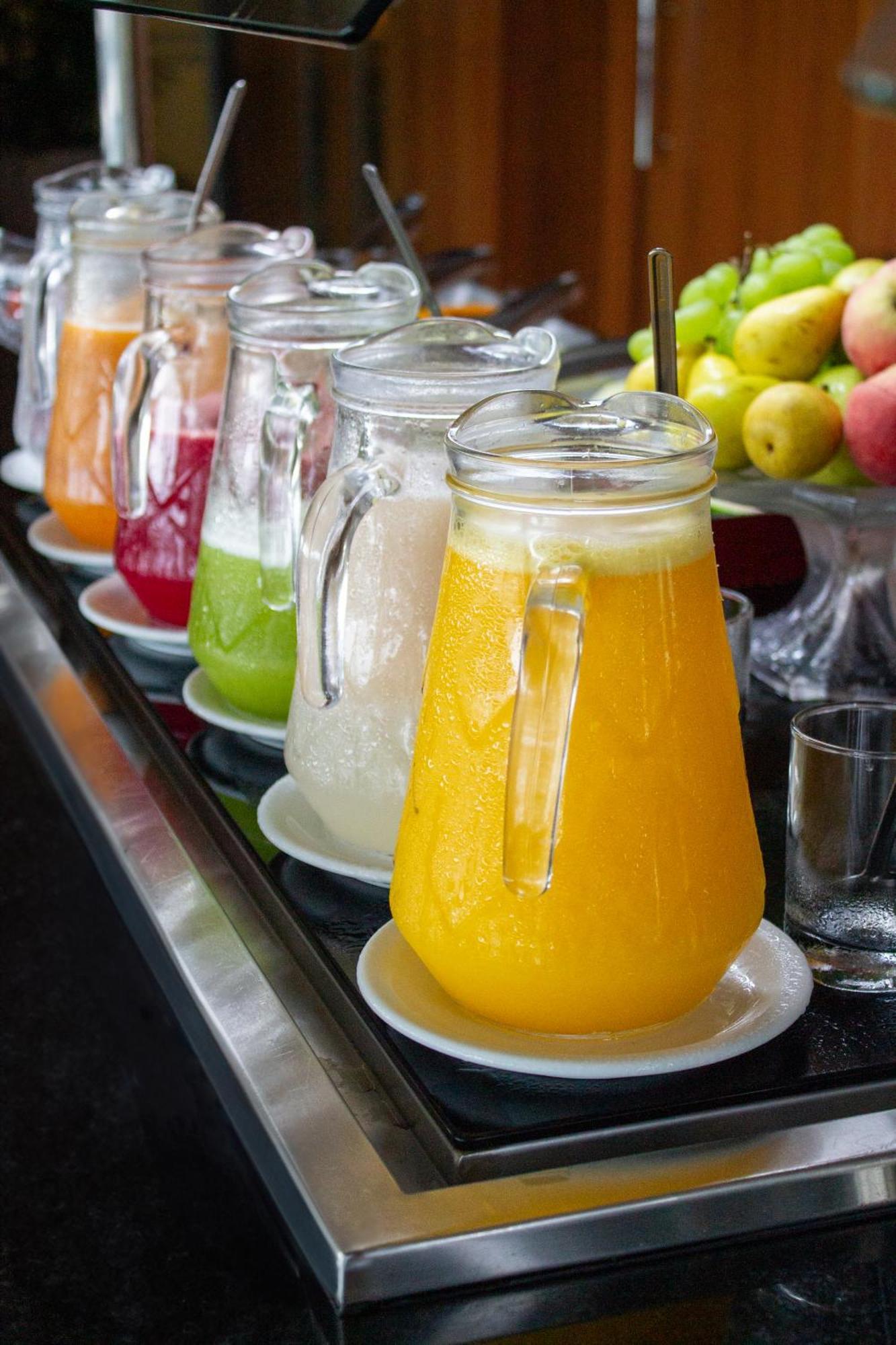 Hotel Senac Ilha Do Boi Vitória Eksteriør billede A pitcher of orange juice