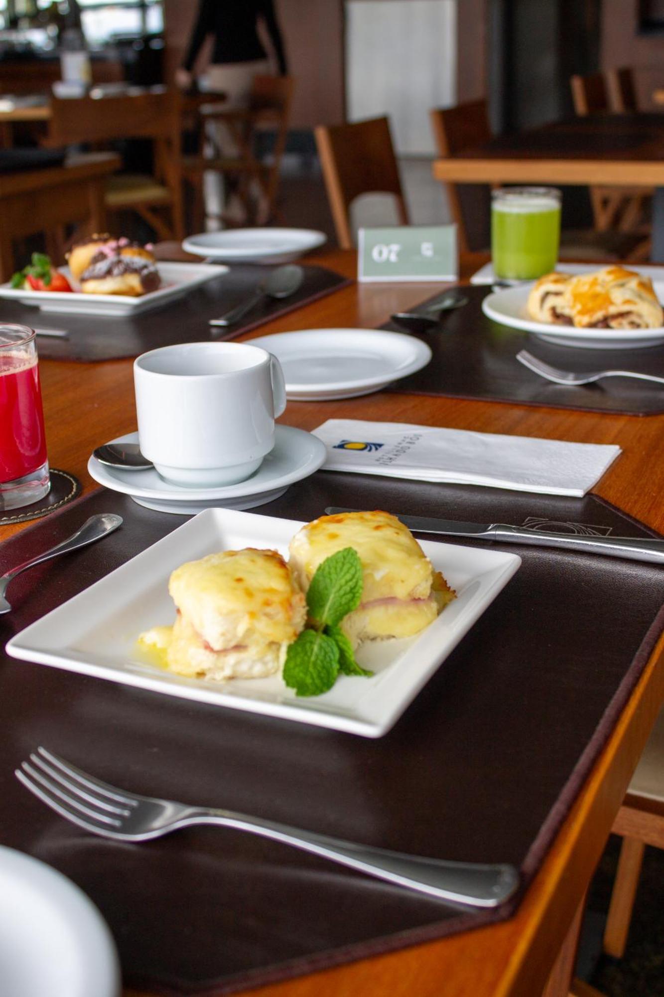 Hotel Senac Ilha Do Boi Vitória Eksteriør billede A plate of cheese soufflé