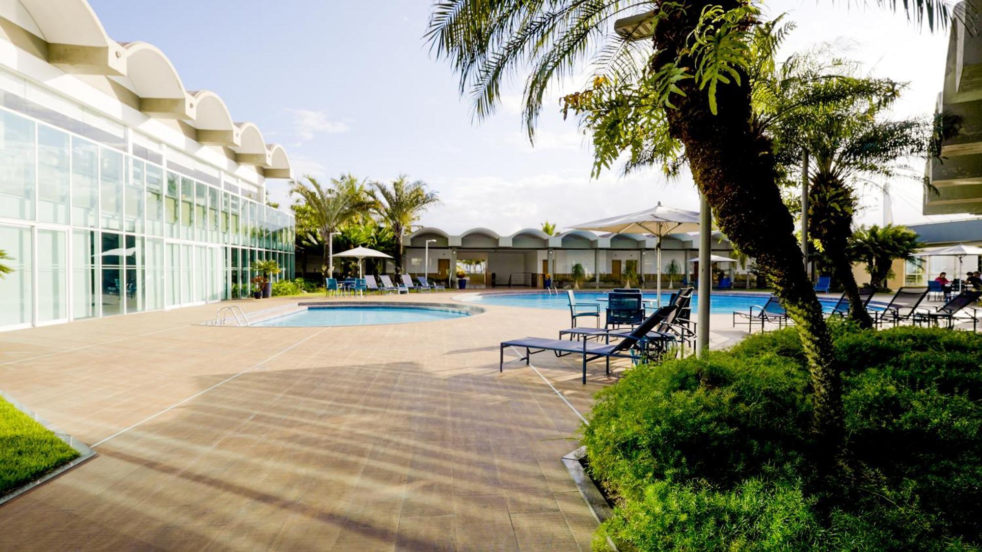 Hotel Senac Ilha Do Boi Vitória Eksteriør billede The swimming pool at the hotel