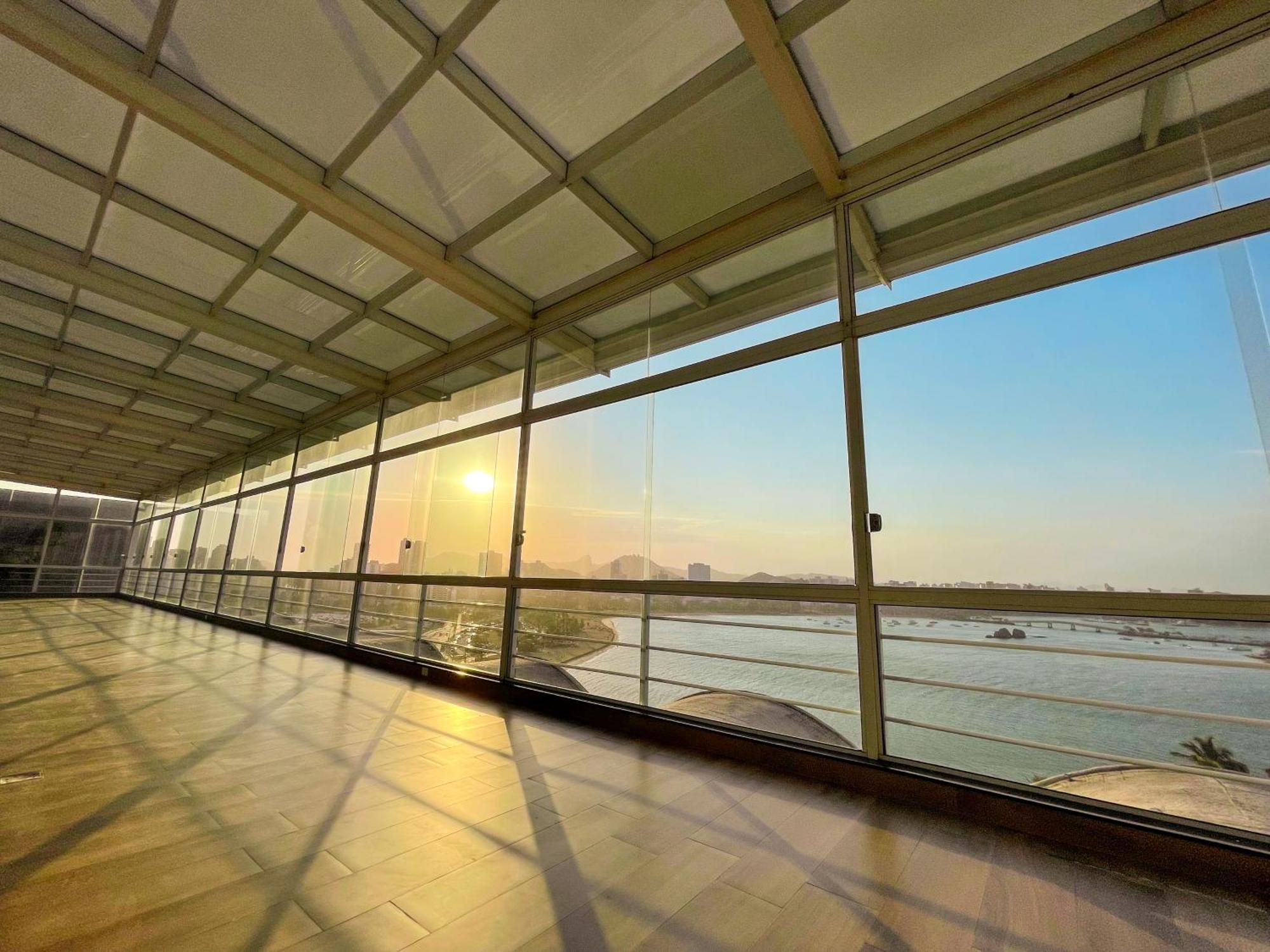 Hotel Senac Ilha Do Boi Vitória Eksteriør billede The interior of the airport